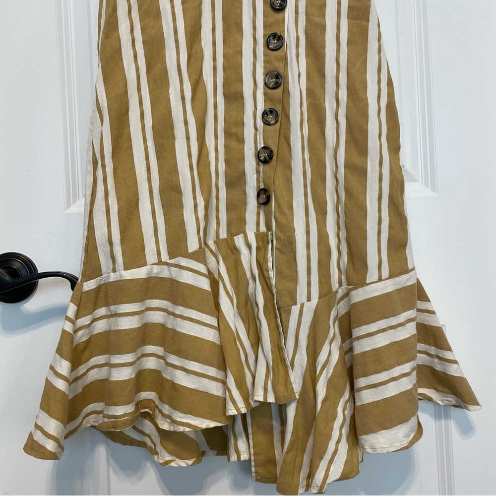 Linen dress with white and mustard stripes - Picture 7 of 8